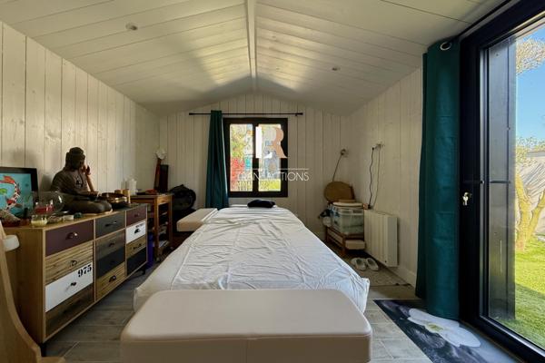 La Rochelle (17000) La Genette - Maison entièrement rénovée avec stationnement, garage, jardin paysagé et dépendance