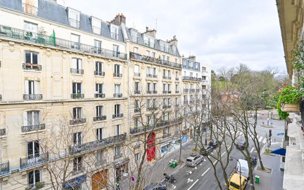 Appartement à vendre    3 pièces • 51,72 m2 Paris 19