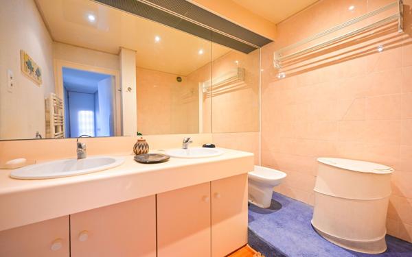 Appartement à vendre    3 pièces • 51,72 m2 Paris 19