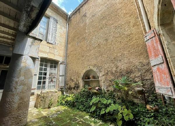 Maison à vendre    6 pièces •  Lectoure