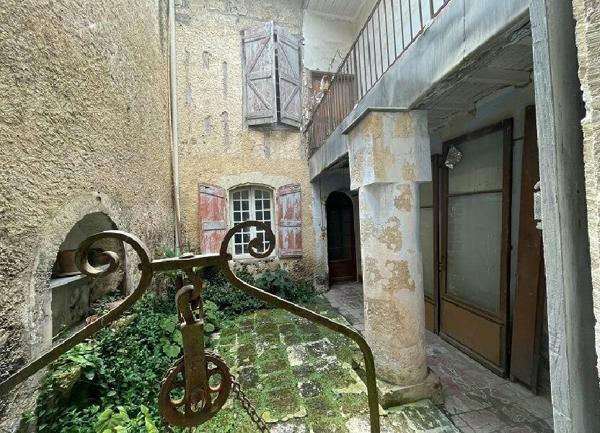 Maison à vendre    6 pièces •  Lectoure