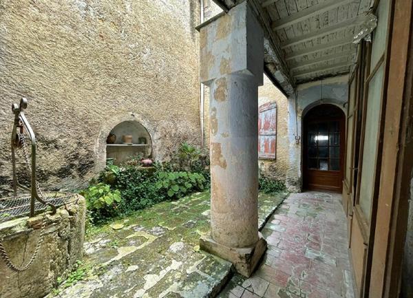 Maison à vendre    6 pièces •  Lectoure