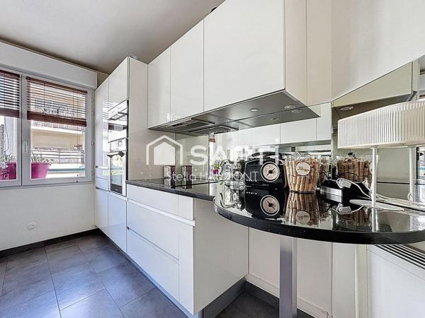 4P avec 3 chambres, un balcon et une place de parking en sous-sol