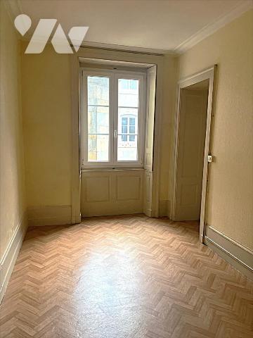 Appartement 2ch seconde cour du centre ville