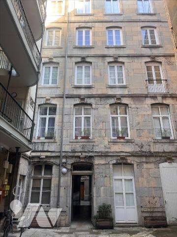 Appartement 2ch seconde cour du centre ville