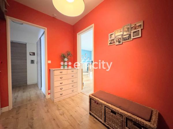 Appartement
         4 pièces
        - 80 m² Exclusivité 379 500 € *