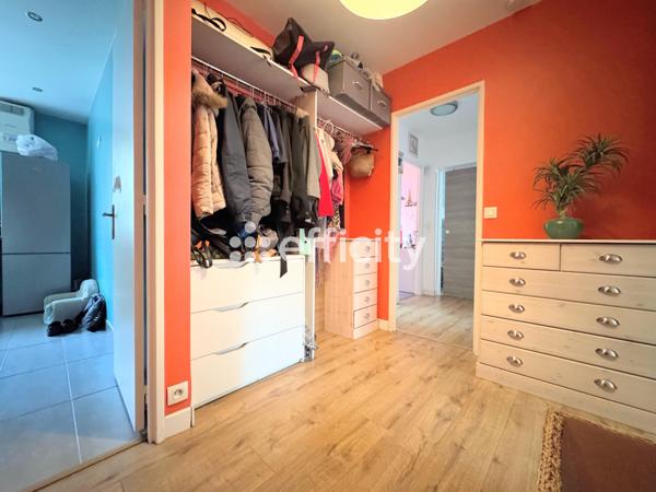 Appartement
         4 pièces
        - 80 m² Exclusivité 379 500 € *