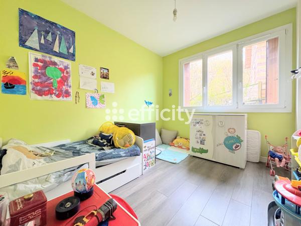 Appartement
         4 pièces
        - 80 m² Exclusivité 379 500 € *