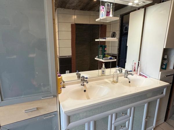 ENSEMBLE IMMOBILIER AU BEAU POTENTIEL