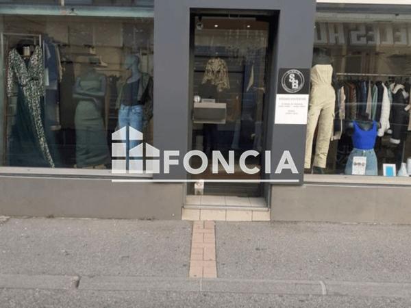 Location Local commercial 29 m² - 138 RUE DE LA REPUBLIQUE Peage De Roussillon 38550