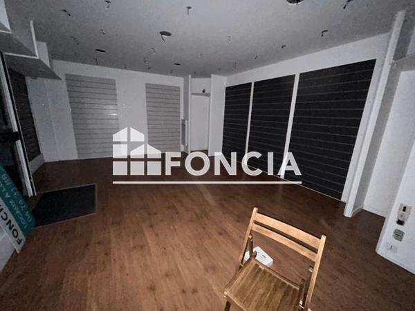 Location Local commercial 29 m² - 138 RUE DE LA REPUBLIQUE Peage De Roussillon 38550