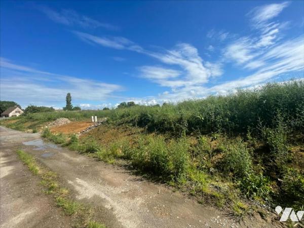 TERRAIN CONTRUCTIBLE VIABLISÉ 891 m² MER 4KMS