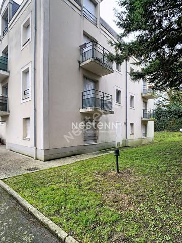 Appartement studio loué avec balcon et parking - Angers secteur Camus - investissement locatif