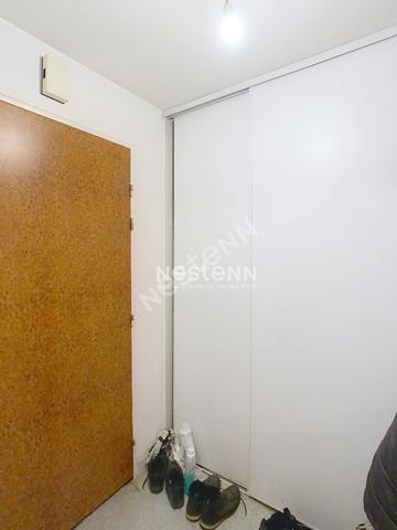 Appartement studio loué avec balcon et parking - Angers secteur Camus - investissement locatif