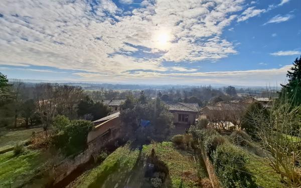 Maison à vendre    5 pièces •  Beaumont-de-Lomagne