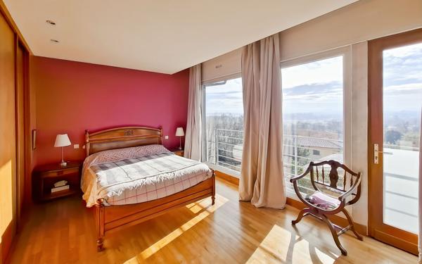 Maison à vendre    5 pièces •  Beaumont-de-Lomagne