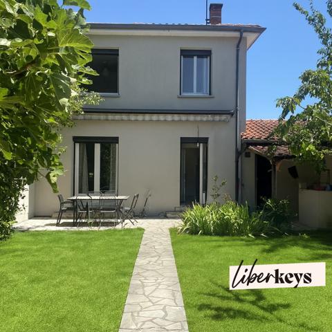 Maison de ville rénovée – 4 chambres – Garage et jardin – Albi centre à pied