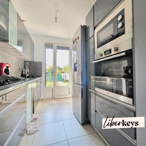 Maison de ville rénovée – 4 chambres – Garage et jardin – Albi centre à pied