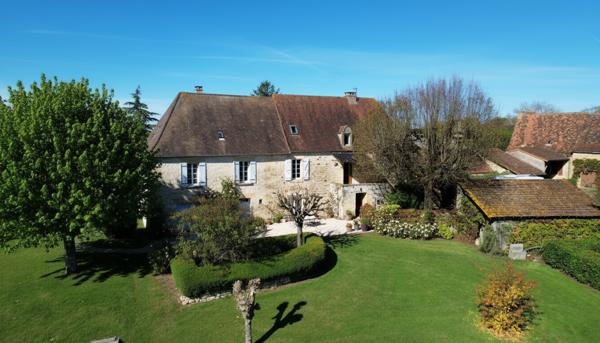 Maison ancienne - Saint-cyprien Corps de ferme à rénover – Périgord Noir – Terrain de 20 500 m²