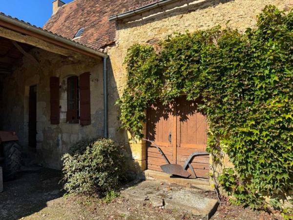 Maison ancienne - Saint-cyprien Corps de ferme à rénover – Périgord Noir – Terrain de 20 500 m²