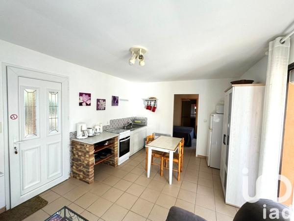 Maison traditionnelle 10 pièces de 235 m² à Ruoms (07120)