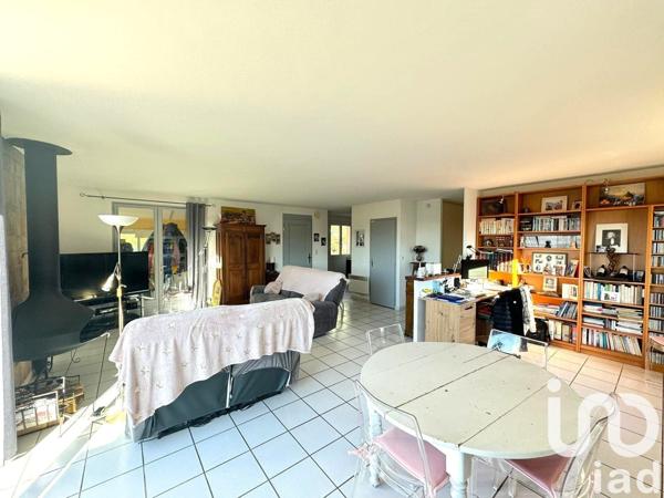 Maison traditionnelle 10 pièces de 235 m² à Ruoms (07120)