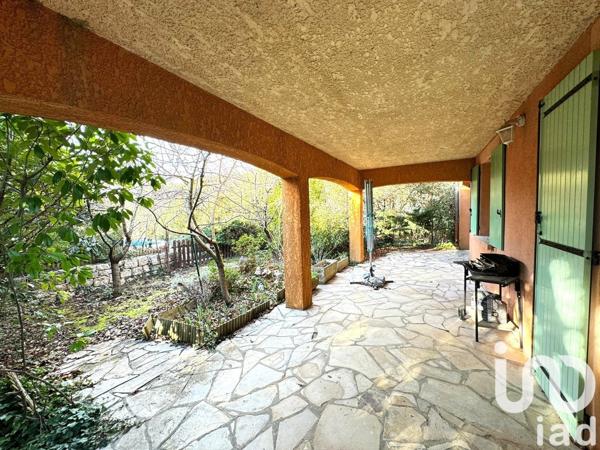 Maison traditionnelle 10 pièces de 235 m² à Ruoms (07120)