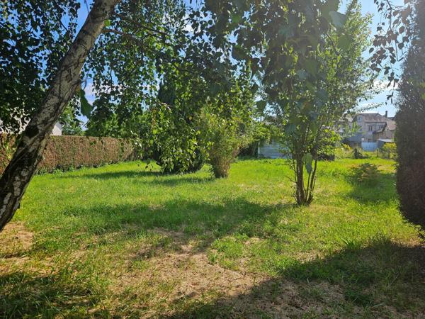 Joli terrain à bâtir en centre ville.