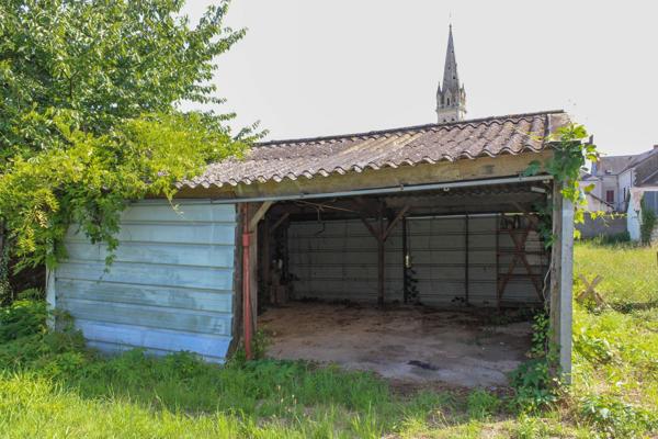 Joli terrain à bâtir en centre ville.