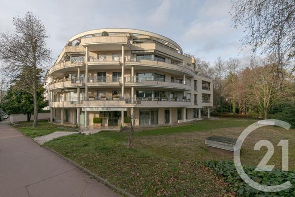 Appartement F5 à vendre  5 pièces - 100,92 m2 ST MAUR DES FOSSES - 94