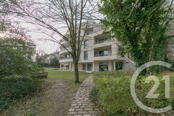 Appartement F5 à vendre  5 pièces - 100,92 m2 ST MAUR DES FOSSES - 94
