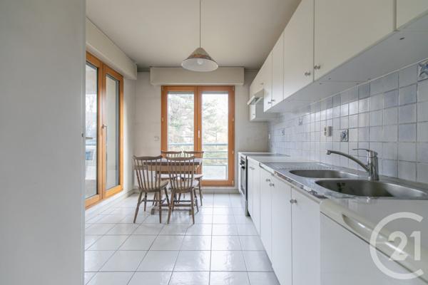 Appartement F5 à vendre  5 pièces - 100,92 m2 ST MAUR DES FOSSES - 94