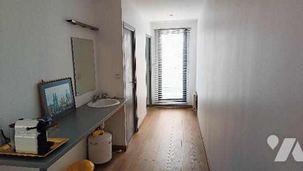 Ensemble immobilier à usage de cabinet médical