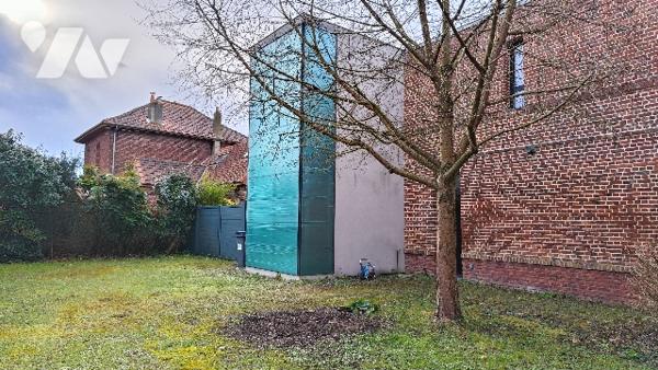 Ensemble immobilier à usage de cabinet médical