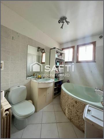 Villa de 173 m² avec  Piscine sur Terrain de 1502 m²
