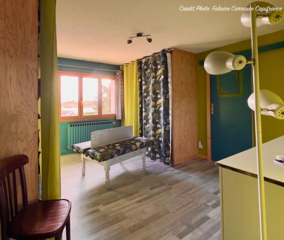 Dpt Allier (03) A vendre à Varennes sur Allier - Longère T6 garages, grande terrasse couverte, terrain clos et arboré de 4000m2