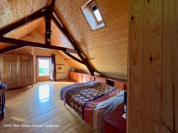 Dpt Allier (03) A vendre à Varennes sur Allier - Longère T6 garages, grande terrasse couverte, terrain clos et arboré de 4000m2