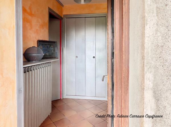 Dpt Allier (03) A vendre à Varennes sur Allier - Longère T6 garages, grande terrasse couverte, terrain clos et arboré de 4000m2