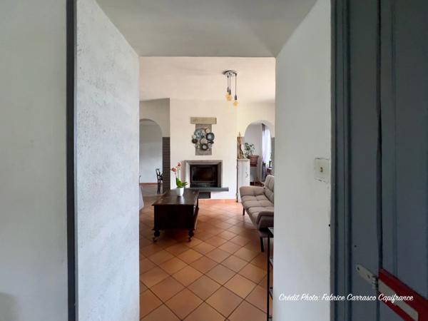 Dpt Allier (03) A vendre à Varennes sur Allier - Longère T6 garages, grande terrasse couverte, terrain clos et arboré de 4000m2