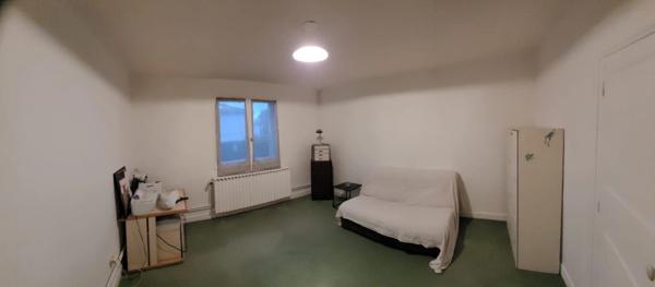 Dpt Allier (03) A vendre à Varennes sur Allier - Longère T6 garages, grande terrasse couverte, terrain clos et arboré de 4000m2