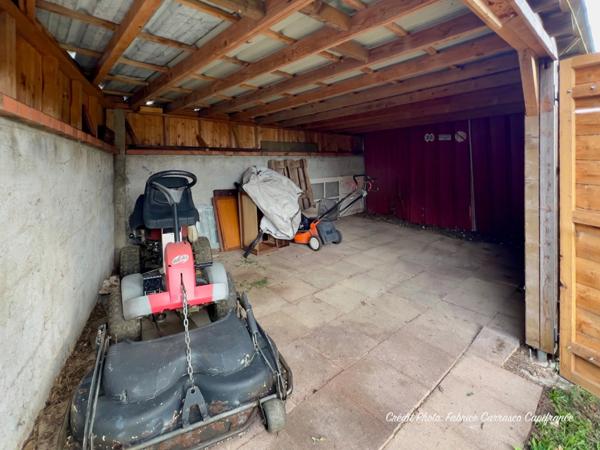 Dpt Allier (03) A vendre à Varennes sur Allier - Longère T6 garages, grande terrasse couverte, terrain clos et arboré de 4000m2