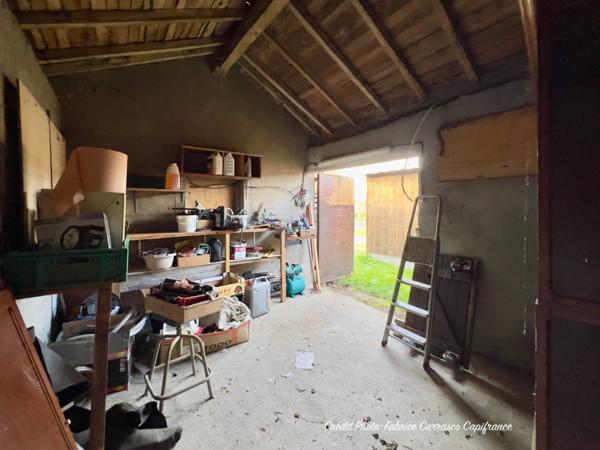 Dpt Allier (03) A vendre à Varennes sur Allier - Longère T6 garages, grande terrasse couverte, terrain clos et arboré de 4000m2