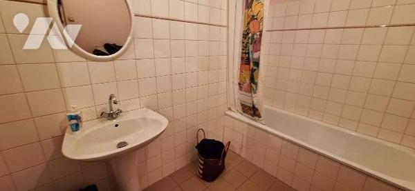 Local à usage professionnel