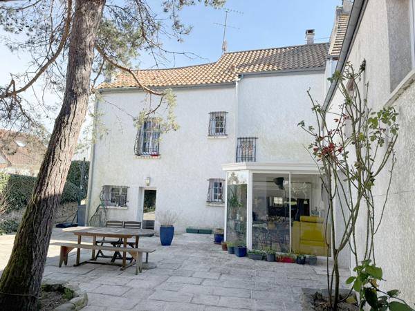 Maison 10 pièces - 250 m²