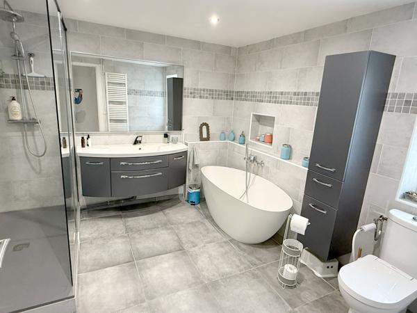 Maison 10 pièces - 250 m²