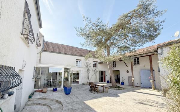 Maison 10 pièces - 250 m²