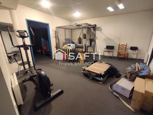 ANCIEN LOCAL MEDICAL EN CENTRE DE VILLAGE THERMAL