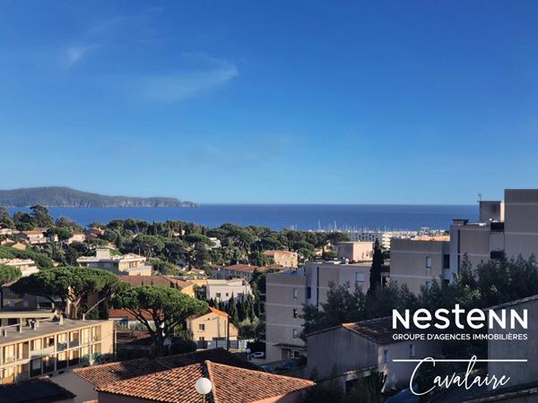 VUE MER - PARFAIT ETAT - 6 COUCHAGES - Appartement rénové dernier étage en excellent état avec terrasse, stationnement et piscine