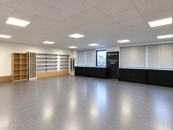 Vente                                                      Local industriel
                        
                     3 pièces                      367 m2                     à Saint-Pierre-du-Perray