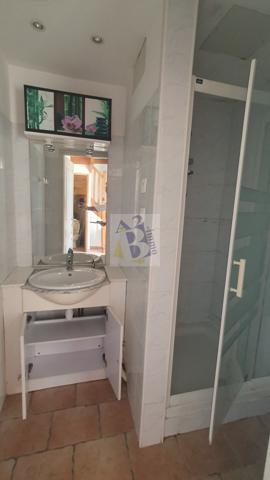 Vente maison de village St Amant De Bonnieure (16230), 130.00m² avec 6 pièce(s) dont 4 chambre(s) sur 900.00m² de terrain. Agence Allard Brimeaud